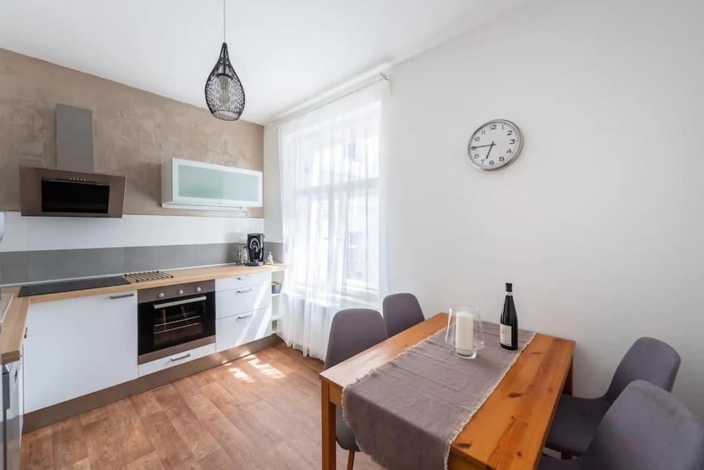 2 Bedrooms Apt Near Wenceslas Sq براغ المظهر الخارجي الصورة