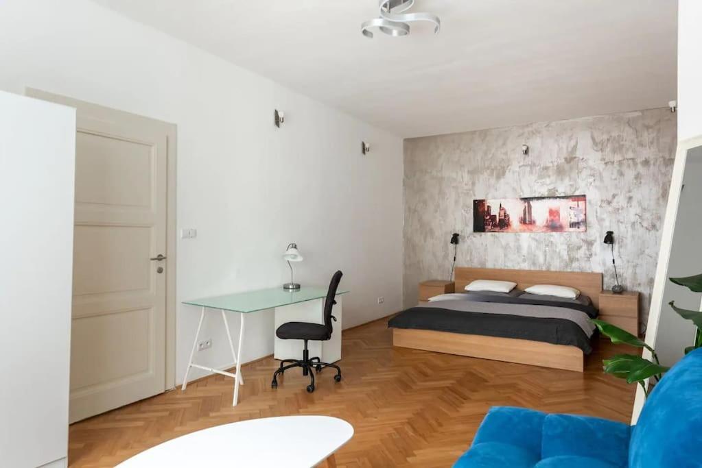 2 Bedrooms Apt Near Wenceslas Sq براغ المظهر الخارجي الصورة